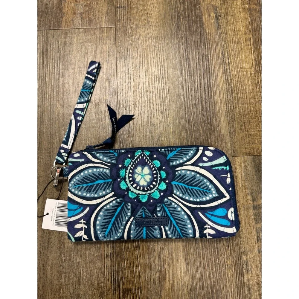 Vera Bradley RFID Tech Wristlet Blue Island Medallion Quilted Zip Wallet NWT